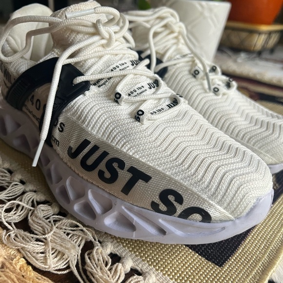 Chunky Sneakers Size 7 - Picture 4 of 8